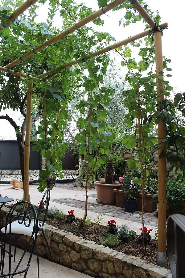 Corte Tre Vigne 마라노 디 발포리첼라 B&B