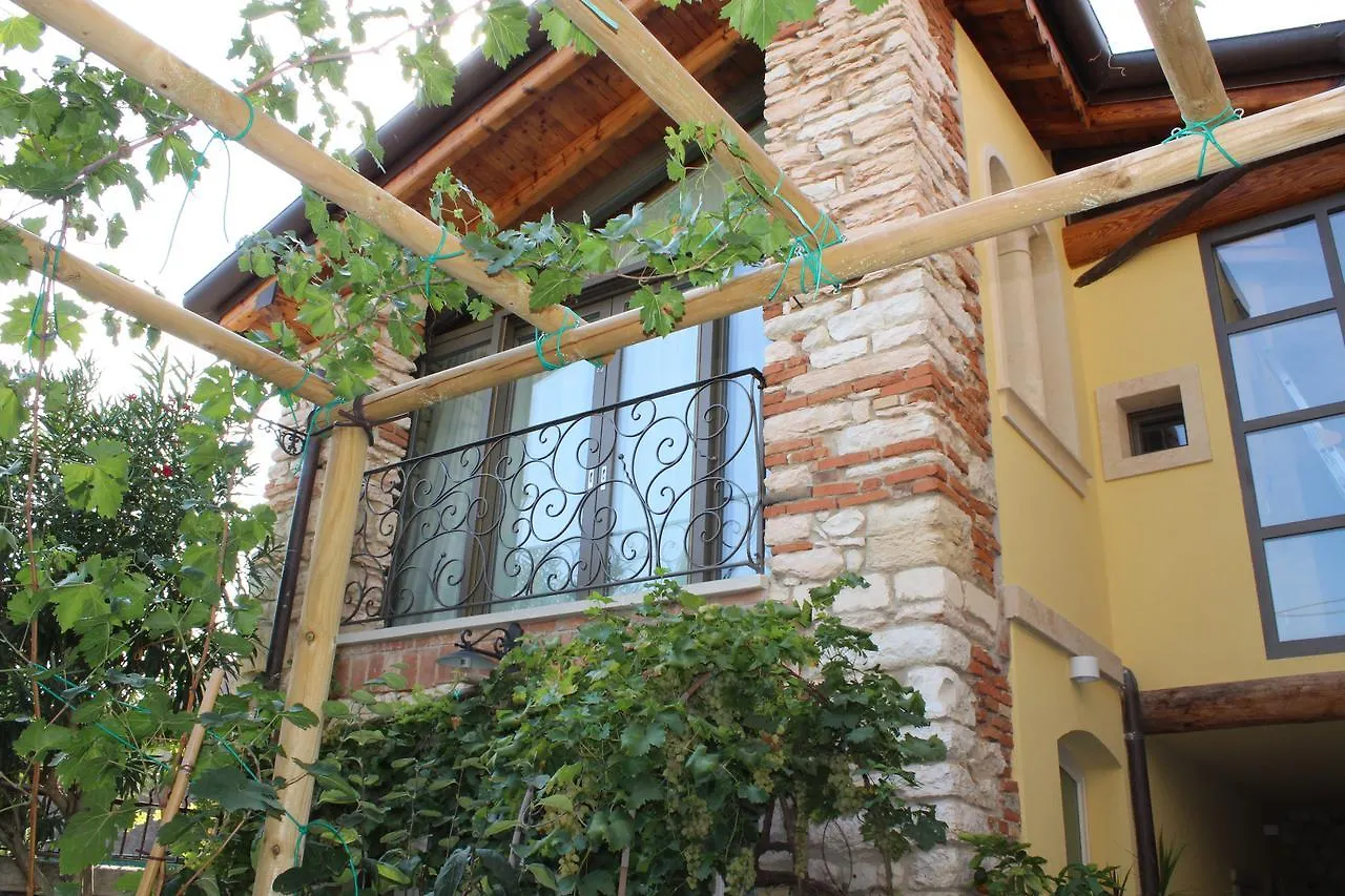 B&B Corte Tre Vigne 마라노 디 발포리첼라
