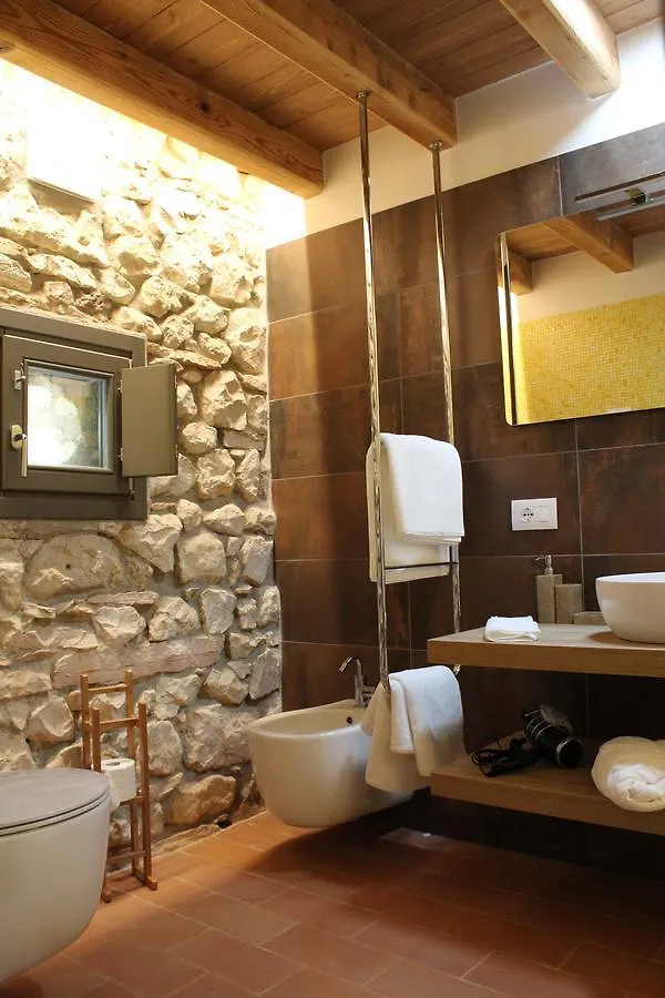 Corte Tre Vigne 마라노 디 발포리첼라 B&B